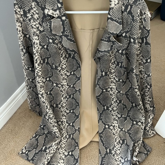 Jacket - Picture 1 of 4